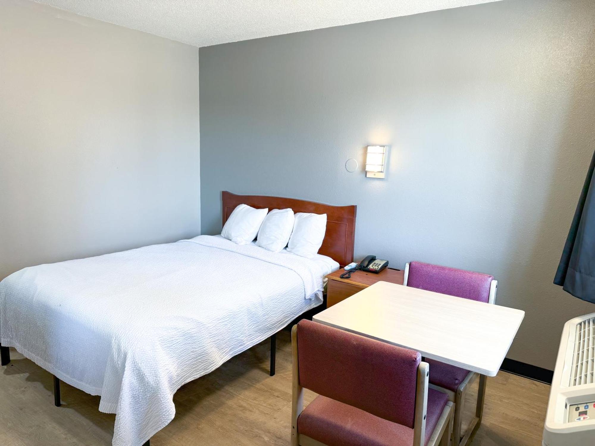 Super 7 Motel Coralville Exterior foto